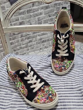 Super Mario Kids Lace-Up Sneakers with Multicolor Character Print Size 5 Shoes